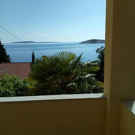 Apartment Pinezić Martinšćica