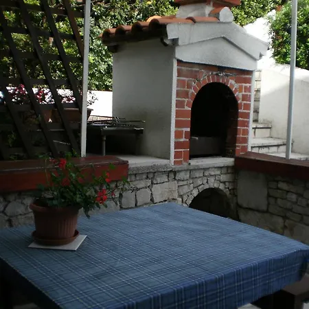 Pinezic Apartment