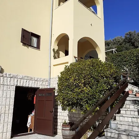 Apartment Pinezic Martinscica (Cres)